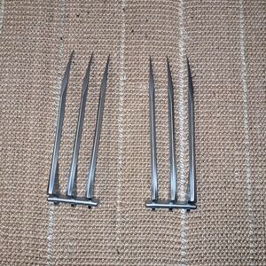 Wolverine Silver Look Plastic Claw Accessories Halloween